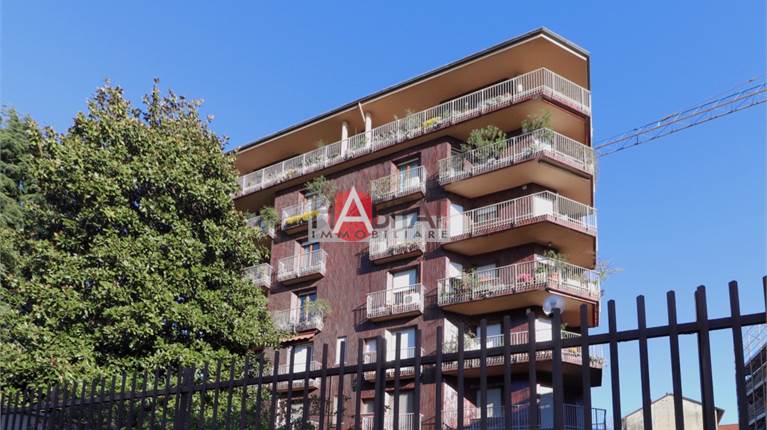 3+ bedroom apartment for sale in Milano