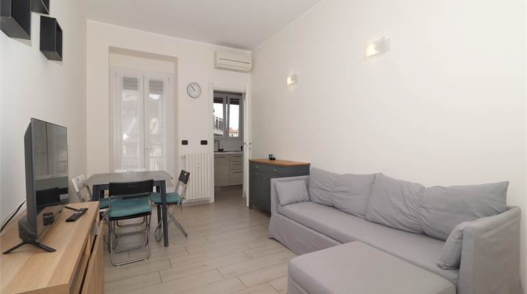 Ad.ze P.zza Melozzo Da Forlì - ampio 2 locali