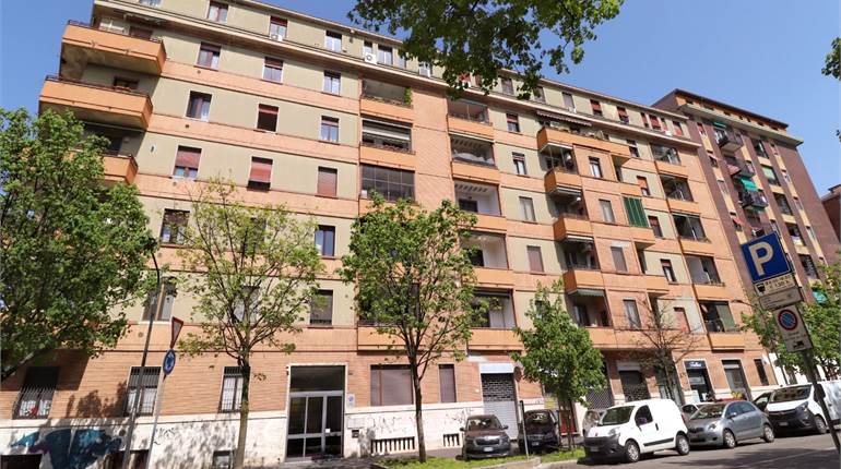 Via Tommaso Gulli - ampio 2 locali