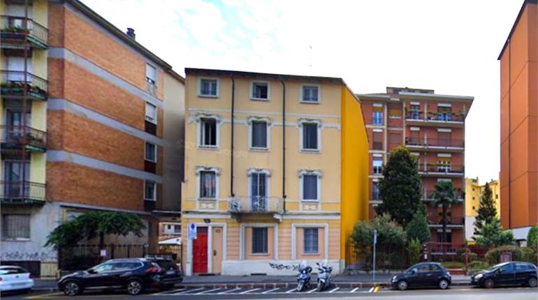 Via Novara,mansarda arredata 