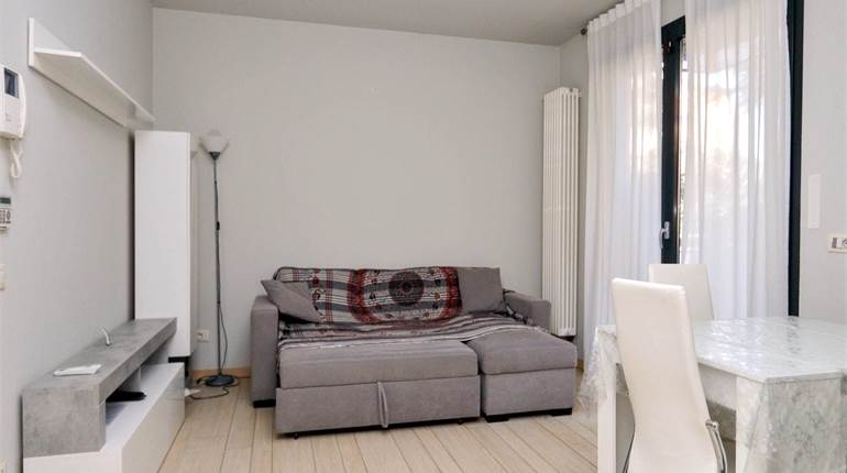 Ad.ze  S. Siro - 2 locali arredato