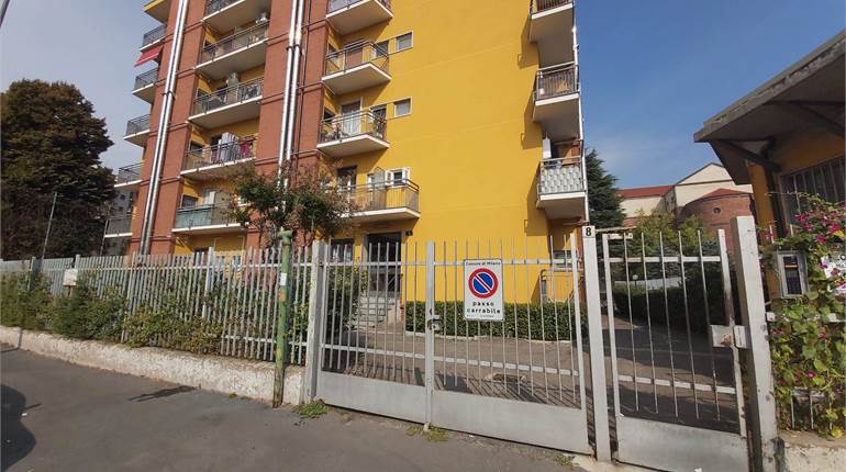 Studio flat for rent in Milano