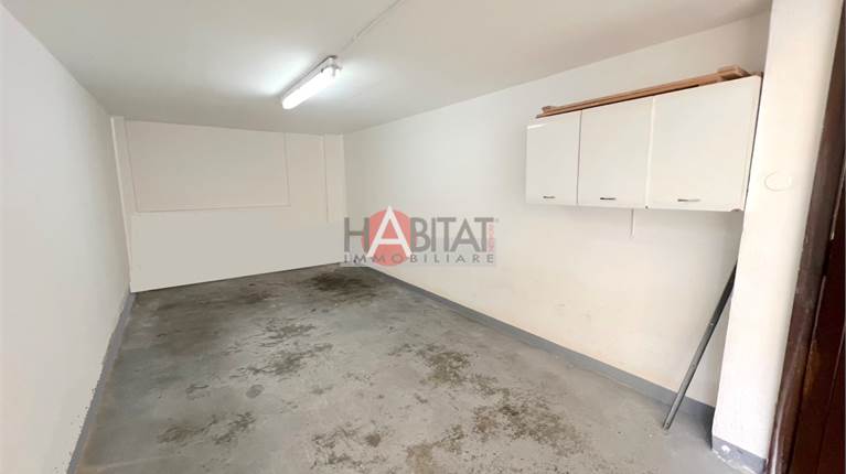 Via Gentilino - ampio box piano terra