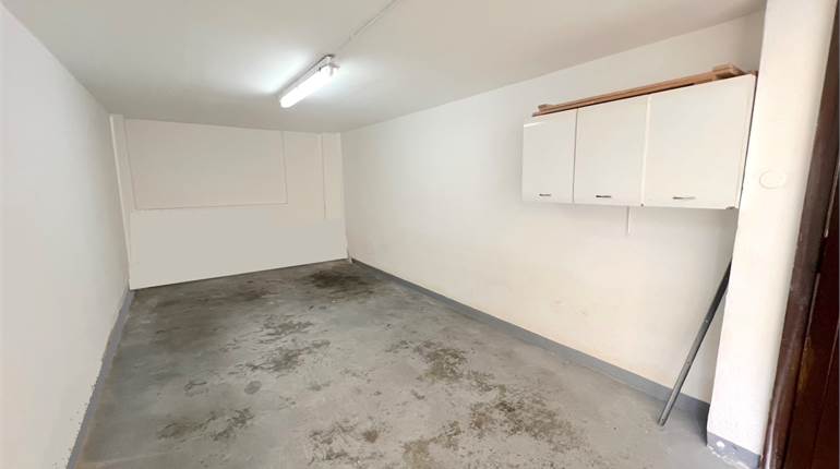 Garage for sale in Milano