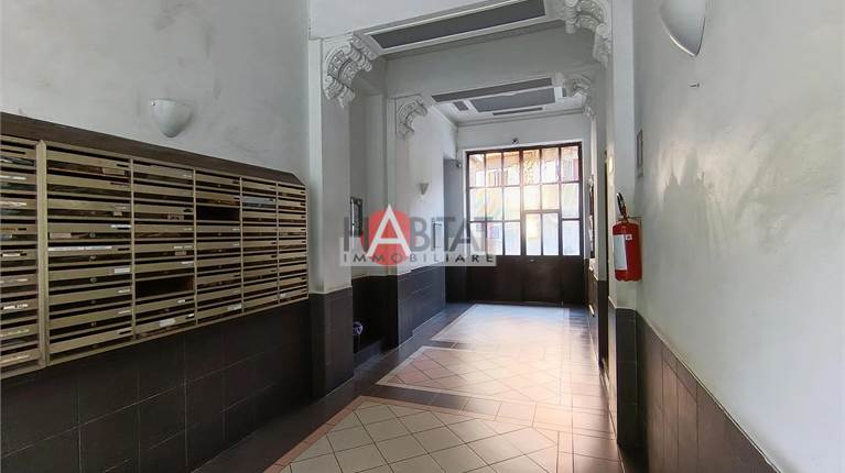 Viale Certosa, ampio bilocale 